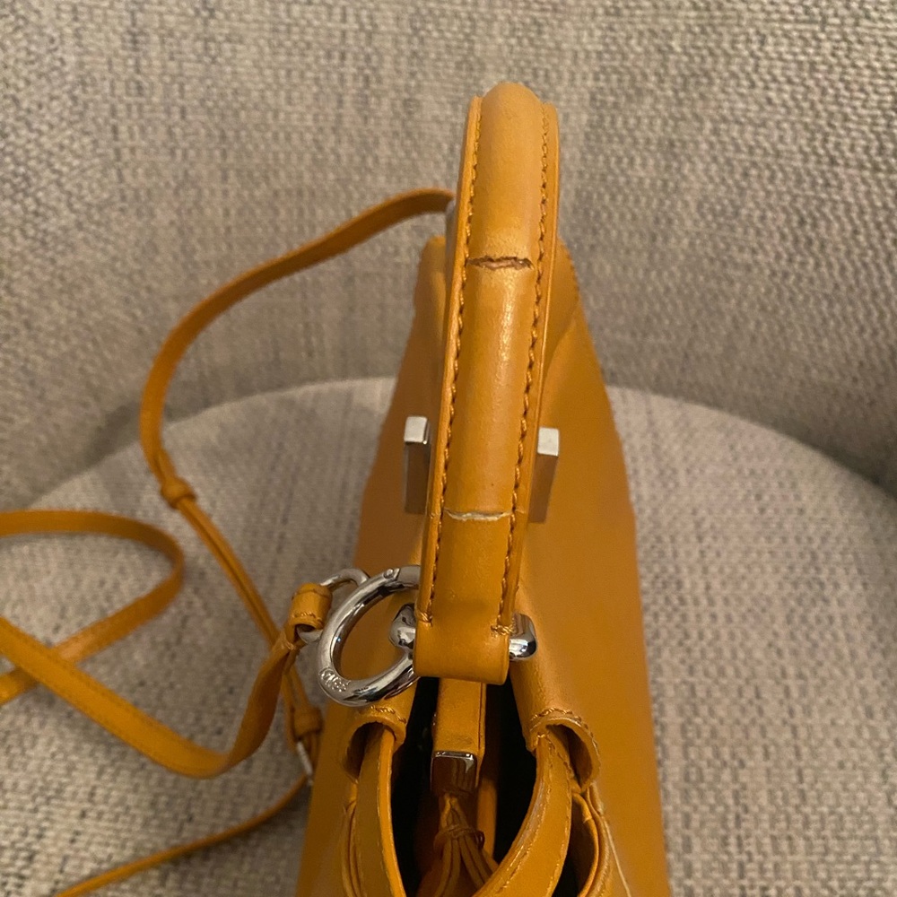 Fendi peekaboo bag Nappa soft Leather. Comes with Certified authentication. - Picture 11 of 16